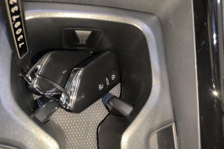 Used Volkswagen Tayron 2025 Tharu L 330TSI Two-Wheel Drive Elite City Package
