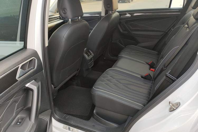 Used Volkswagen Tiguan L 2024 300TSI Automatic Two-Wheel Drive Smart Edition
