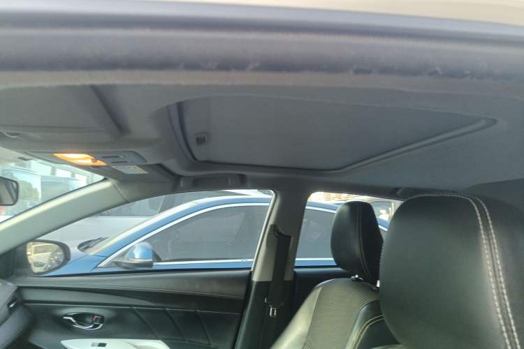 Used Toyota YARiS L 2015 1.5G Automatic Xuan Dong Sunroof Special Edition
