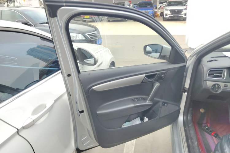 Used Volkswagen Lavida 2013 Restyled Classic 1.6L Automatic Comfort Edition
