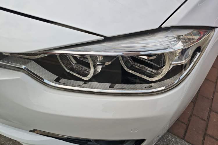 Used BMW 3 Series 2016 320Li Ambition Model
