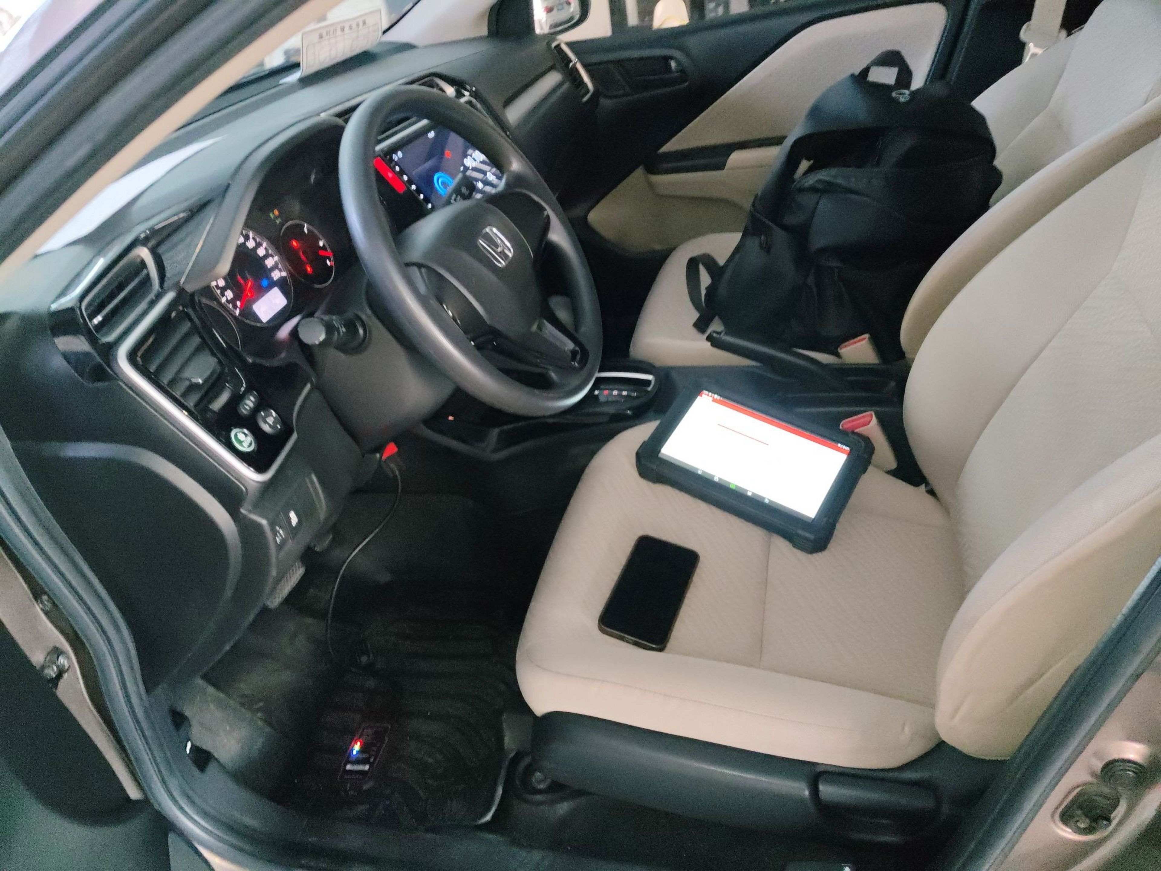 Переднее сиденье в автомобиле