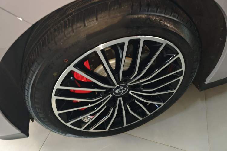 Used BYD Han 2025 EV Intelligent Driving Edition 701KM LiDAR Deluxe Model
