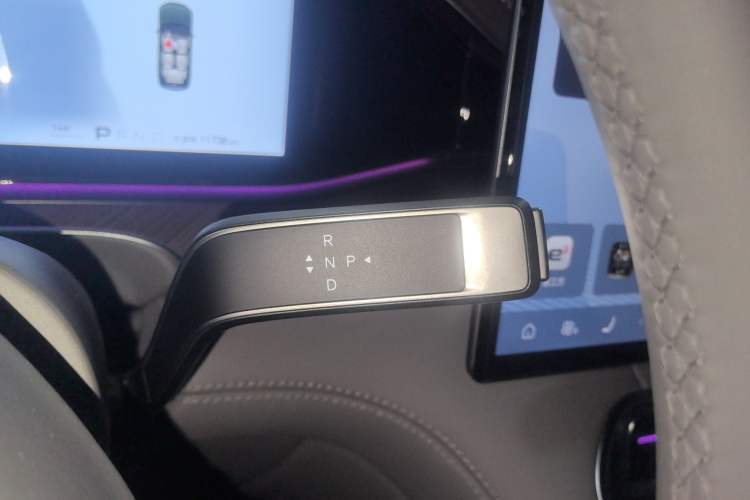 Used Denza N9 2025 Flagship Model
