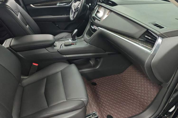 Used Cadillac XT5 2018 25T Luxury Model
