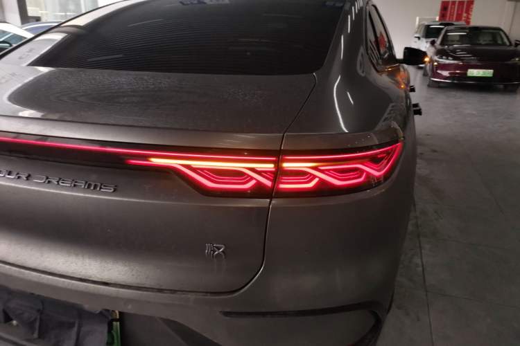 Used BYD Han 2023 EV Champion Edition 715KM Front-Drive Prestige Model
