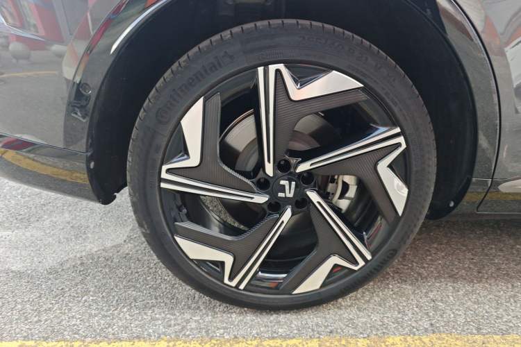 Used  R7 2024 Advanced Edition
