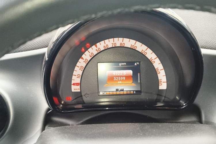 Used smart fortwo 2018 0.9T 66kW Hardtop Pioneer Edition China V Emission Standard