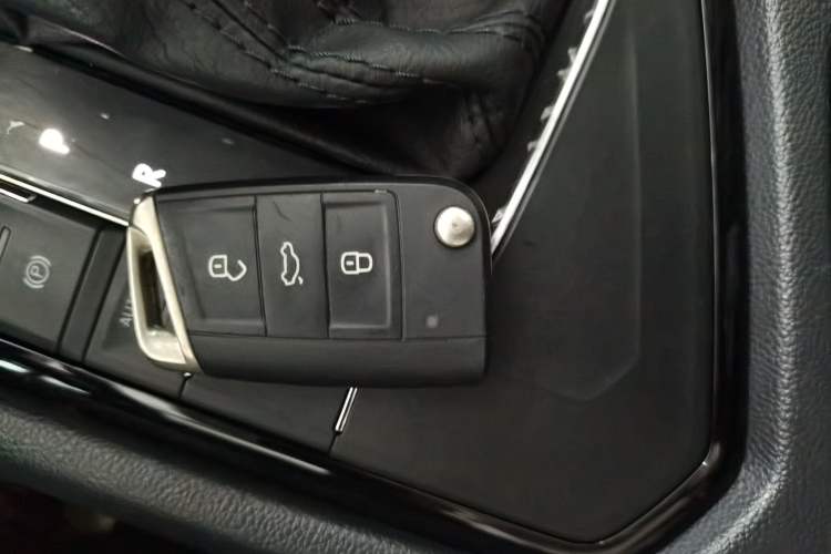 Used Volkswagen Tiguan L 2021 330TSI Automatic Two-Wheel Drive R-Line Flagship Edition
