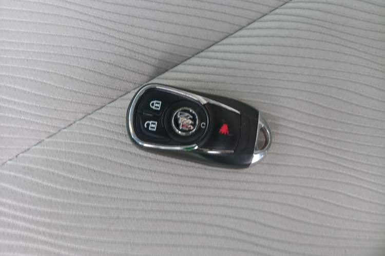 Used Buick GL8 2023 Land Executive Class Comfort Model
