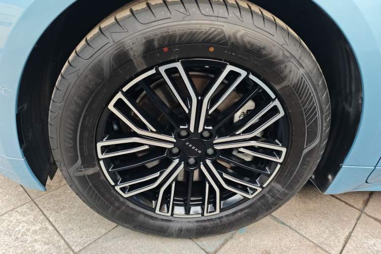 Used Zeekr 001 2025 WE Edition 100 kWh Rear-Wheel Drive
