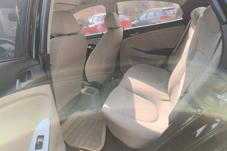 Used Hyundai Verna 2014 1.4L Manual Smart GLS Trim
