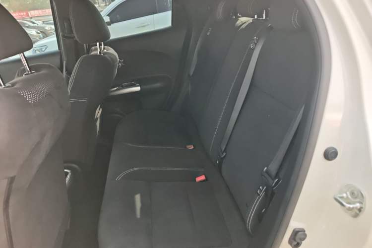 Used Infiniti ESQ 2014 1.6L Spontaneous Edition