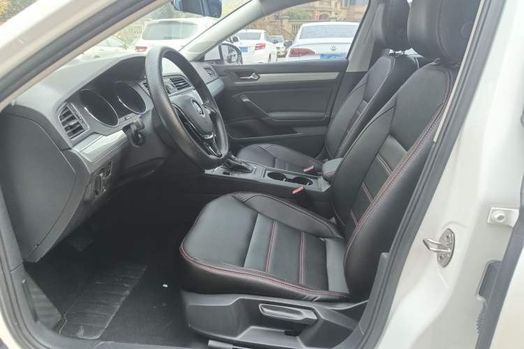 Used Volkswagen Lamando 2017 230TSI DSG Fashion Edition
