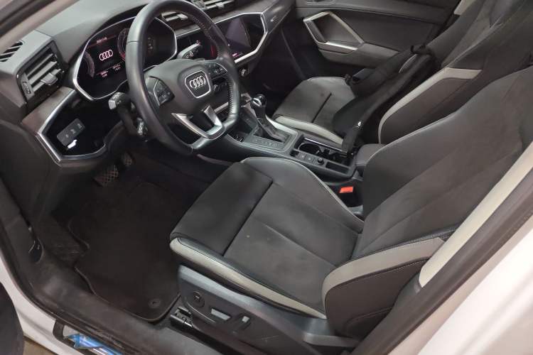 Used Audi Q3 2022 35 TFSI Fashion Dynamic Model
