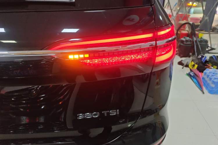 Used Volkswagen Viloran 2023 380TSI Luxury Edition