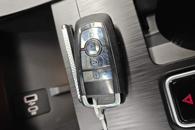 Used Lincoln Corsair 2023 2.0T Two-Wheel Drive Luxury Edition
