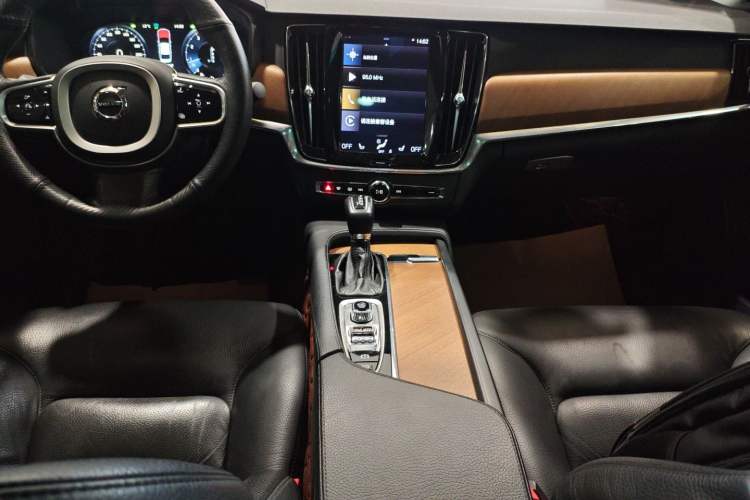 Used Volvo S90 2018 T5 Zhiya Edition
