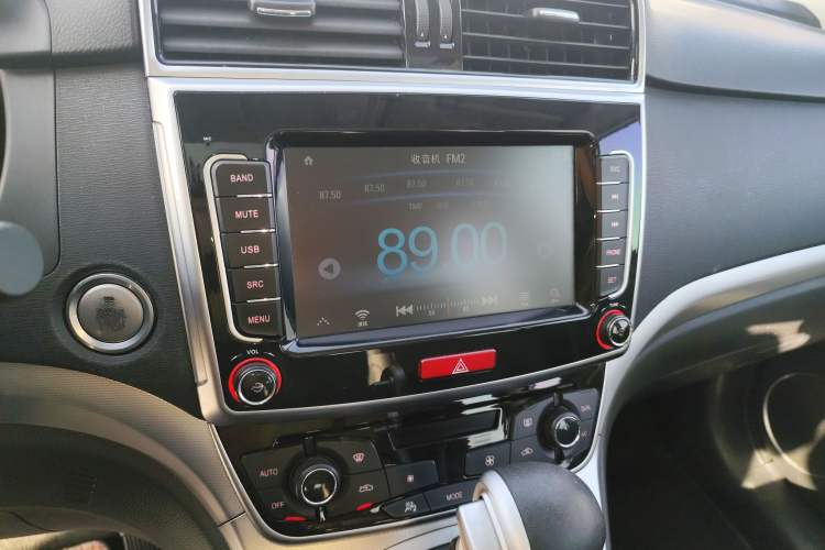 Used Haval M6 2019 1.5T DCT Two-Wheel Drive Elite Version China VI Standard
