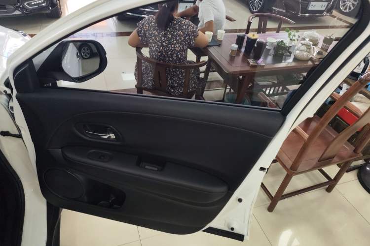 Used Honda Vezel 2019 1.5L CVT Luxury Model China VI
