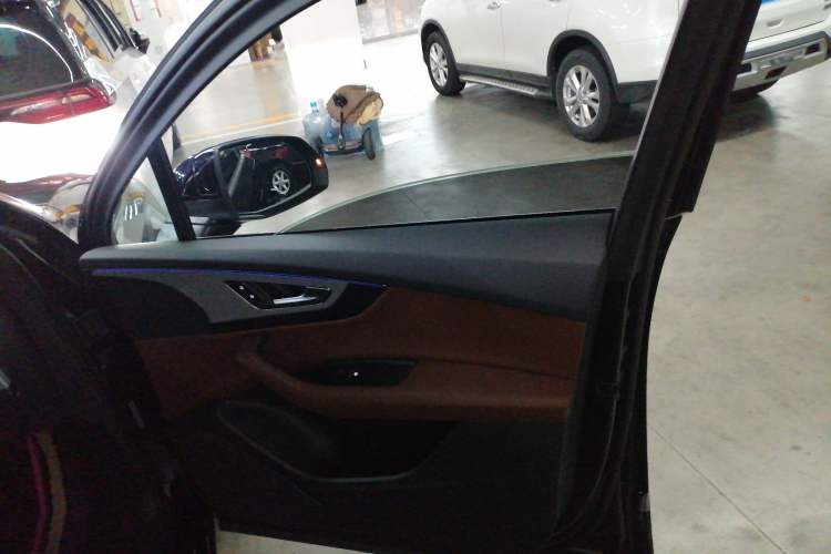 Used Audi Q7 2019 45 TFSI Comfort Model
