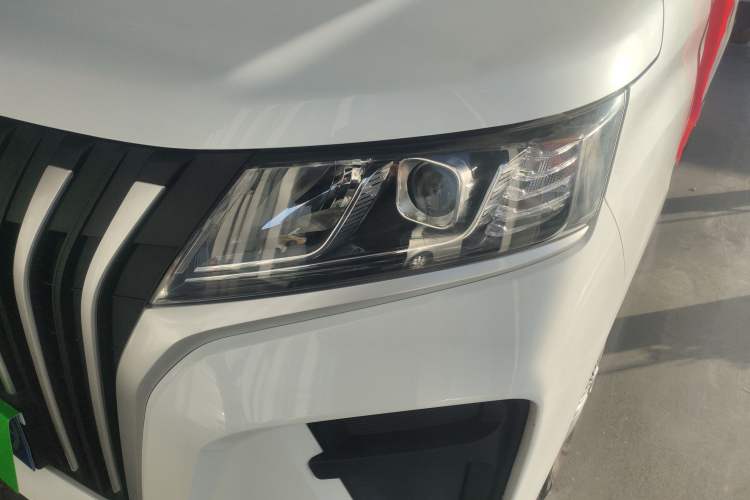 Used  Ruisheng Ace M7 2023 2.0L Long Wheelbase Wealth Creation Version 7 Seats
