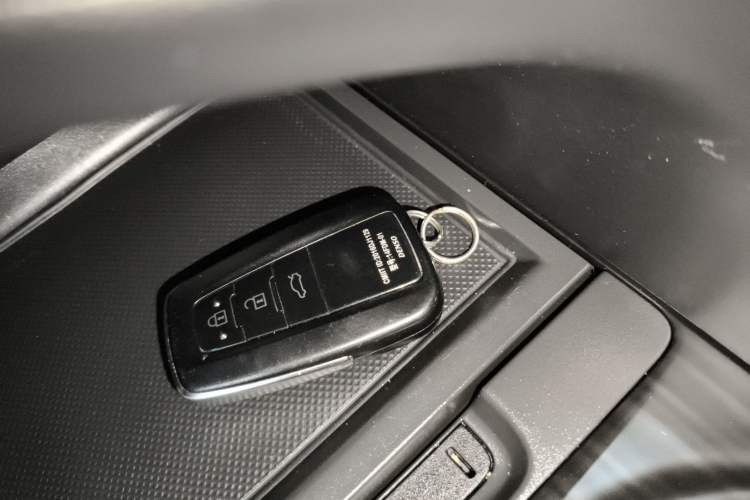 Used Toyota Camry 2021 2.0G Luxury Edition
