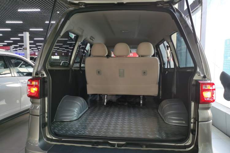 Used FORTHING Lingzhi 2023 M5 1.6L Practical Model 5 Seats
