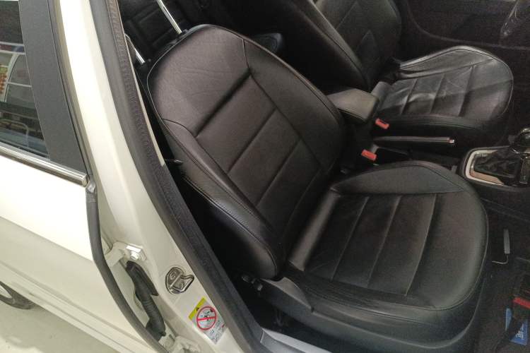 Used Volkswagen Gran Lavida 2013 1.6L Automatic Comfort Model