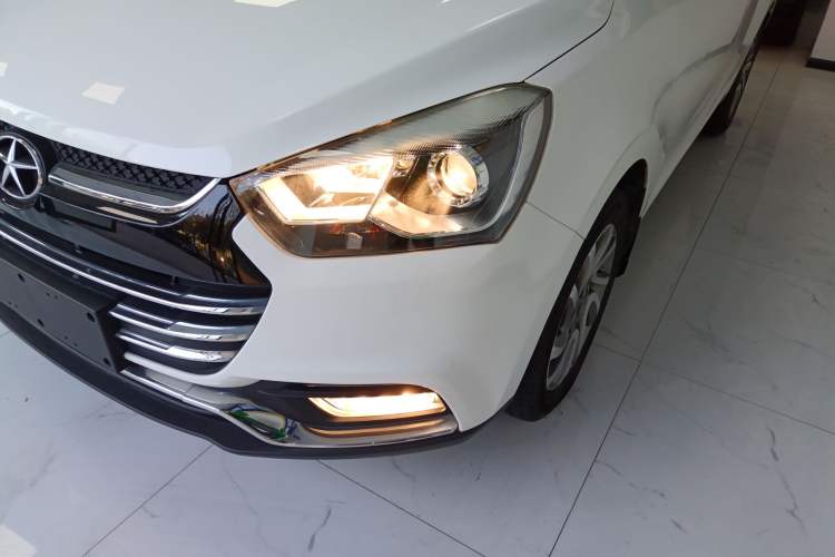 Used  Refine S2 2015 1.5L Manual Luxury Smart Model
