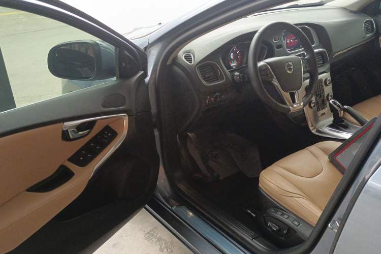 Used Volvo V40 2018 T3 Zhiya Edition