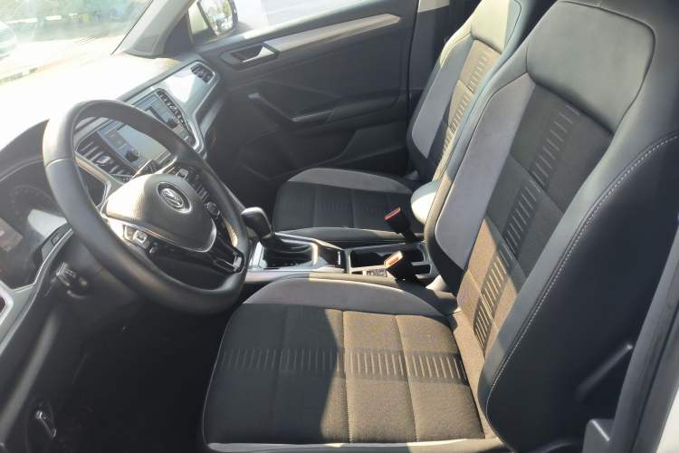 Used Volkswagen T-ROC 2020 280TSI DSG Two-Wheel-Drive Elite Version
