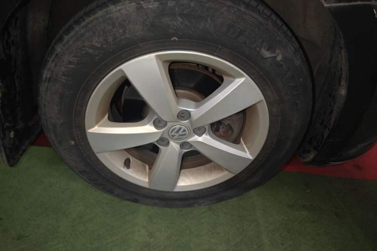 Used Volkswagen Lavida 2015 1.6L Manual Fashion Edition