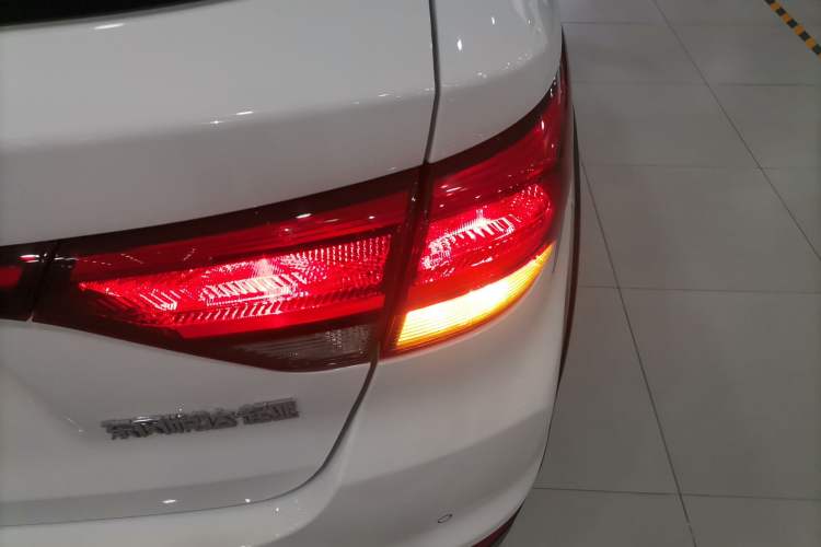 Used Kia KX Cross 2017 1.4L AT GLS
