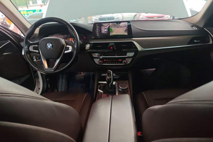 Used BMW 5 Series 2019 Facelifted 530Li Leading Edition Luxury Package
