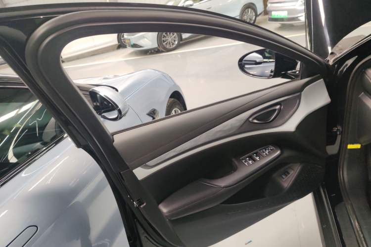 Used BYD Seal 2024 HONOR Edition DM-i 1.5L 121km Luxury Model
