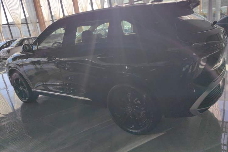 Used Hongqi HS3 PHEV 
