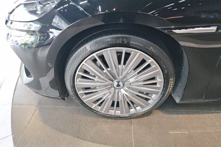 Used Denza Z9 2024 1100 km All-Wheel-Drive Ultra Version