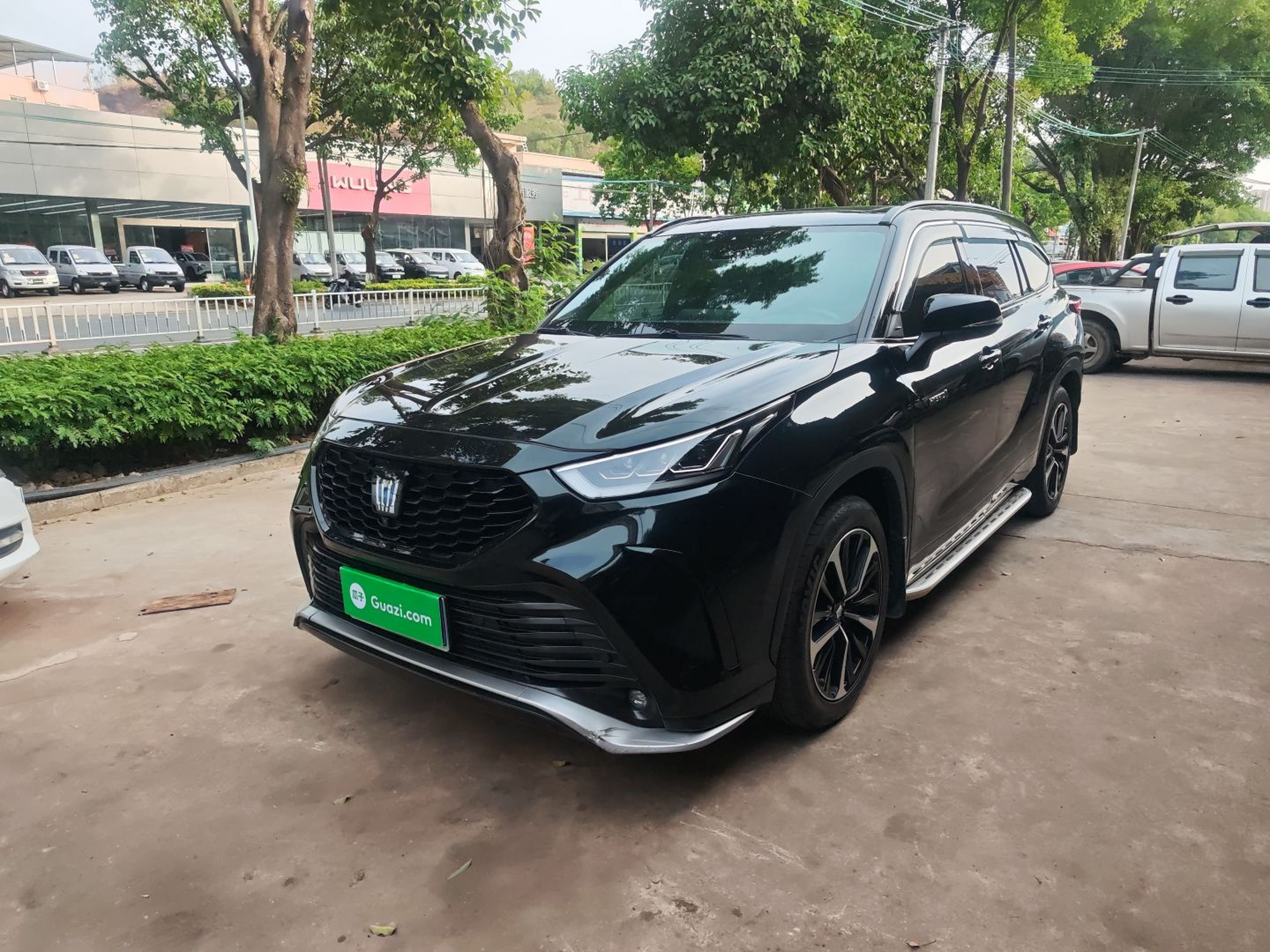 Под передней частью автомобиля