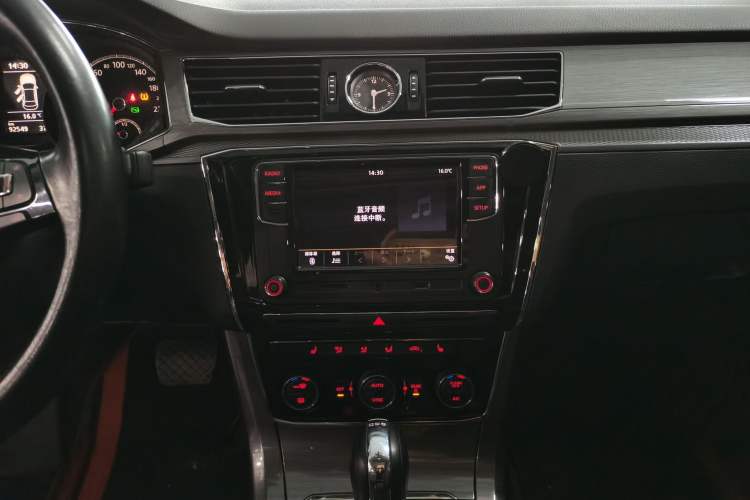 Used Volkswagen Passat 2017 330TSI DSG Luxury Edition
