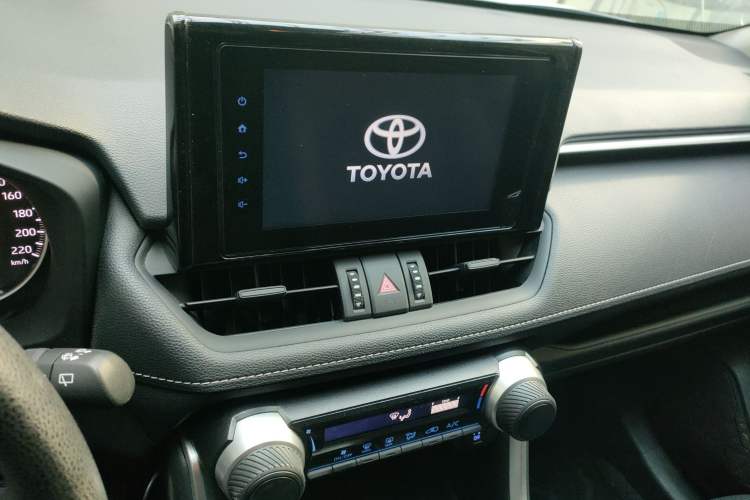 Used Toyota RAV4 2022 2.0L CVT Two-Wheel Drive Urban Edition
