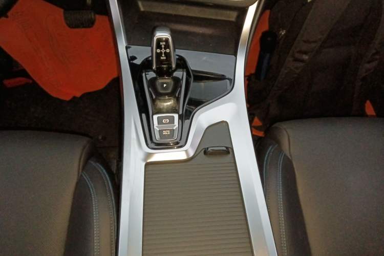 Used Lynk & Co 01 2019 2.0T Two-Wheel Drive Zhaopu Version China VI Standard
