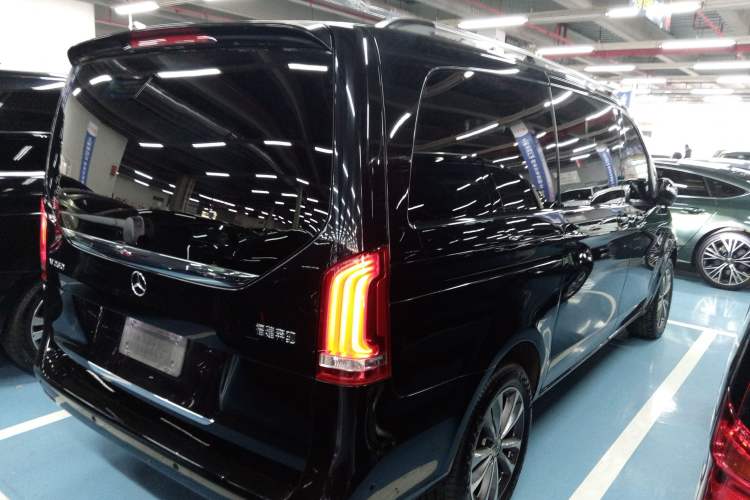 Used Mercedes-Benz V-Class 2021 V 260 Avantgarde Edition
