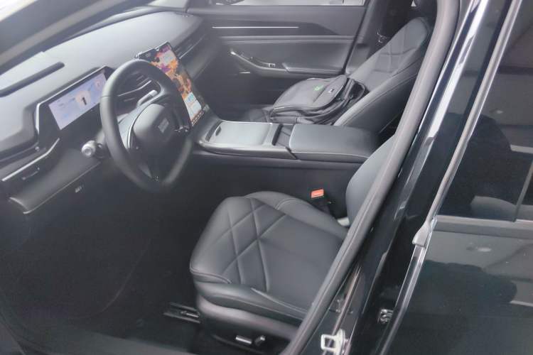 Used  L6 2023 125km MAX