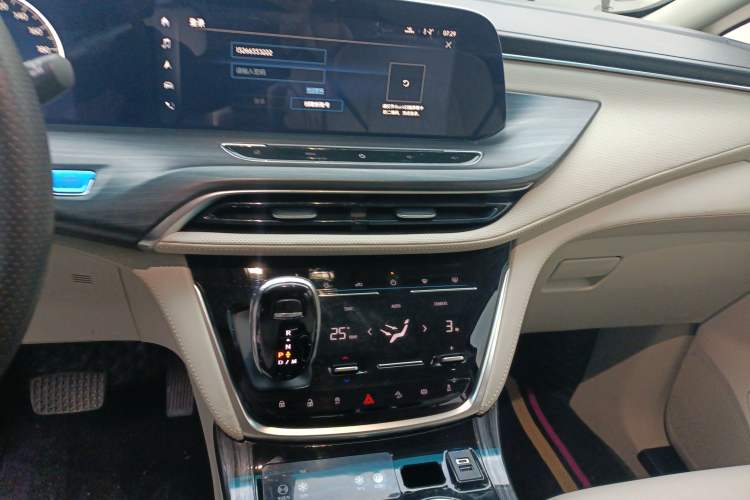 Used Buick GL8 2022 ES Landtrek 653T Comfort Edition
