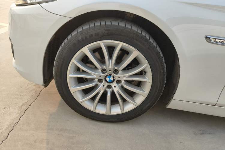 Used BMW 5 Series 2014 525Li Luxury Design Package
