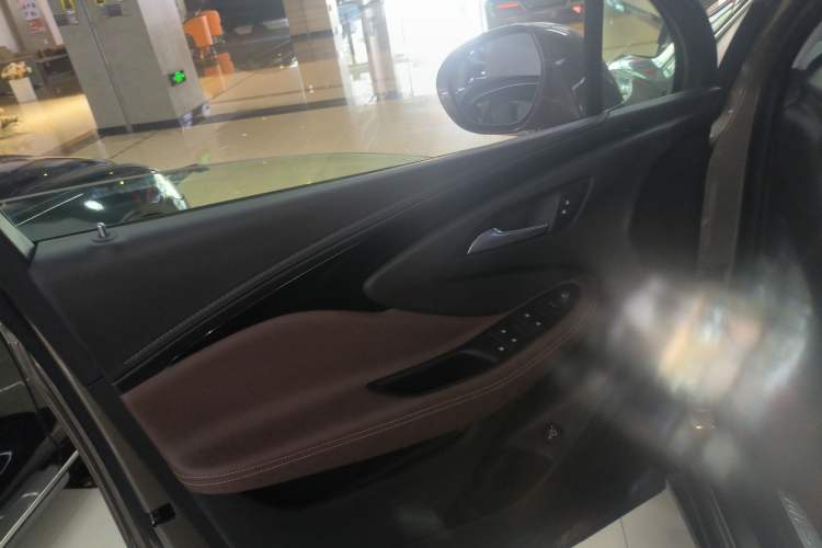 Used Buick Envision 2019 20T Two-Wheel Drive Luxury Version China VI Standard
