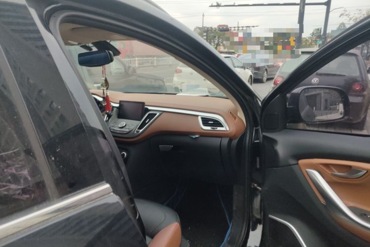 Used Soueast DX7 2015 1.5T Automatic Luxury Model
