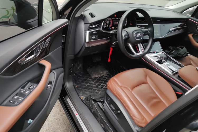 Used Audi Q7 2020 55 TFSI quattro S line sports model
