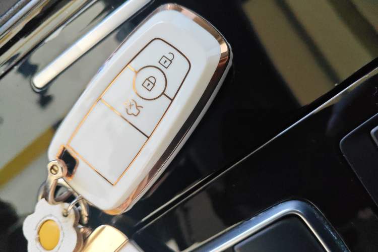 Used Ford Edge 2020 EcoBoost 245 Two-Wheel Drive Titanium 7-Seater
